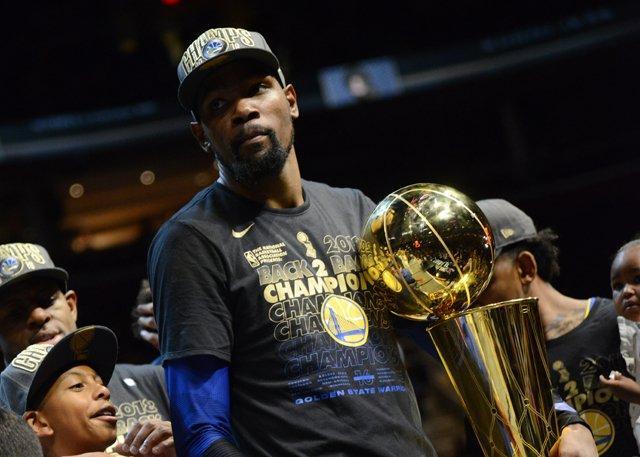 投球里把地 投球里把地